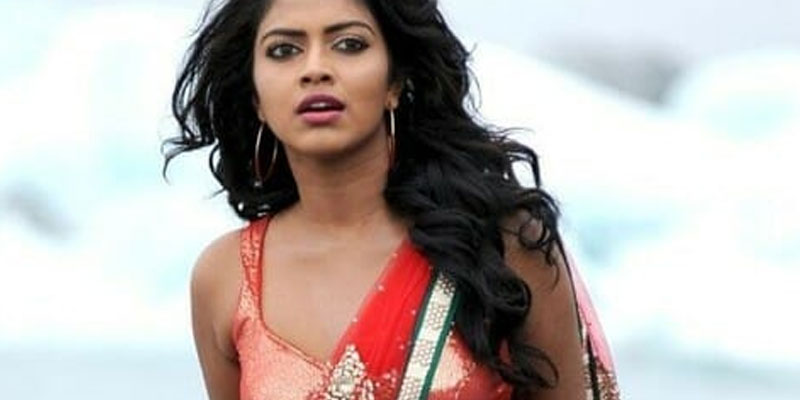 சினிமாவை விட்டு விலகும் அமலாபால்..! இதான் காரணமா..?