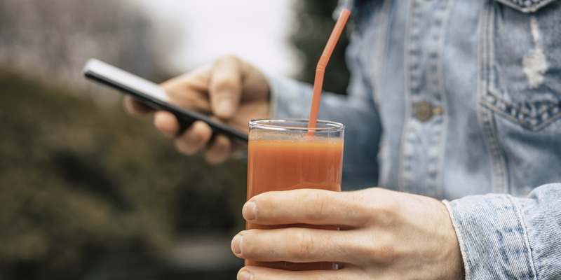 எலிகள் கடித்து, கெட்டுப்போன பழங்களில் “ப்ரெஷ் ஜூஸ்” விற்பனை..!!