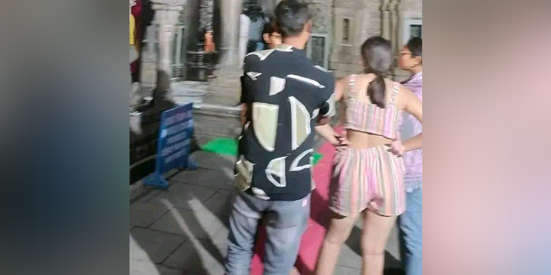 அரைகுறை ஆடையுடன் கோவிலுக்கு வருவதா??..பிரபல நடிகை கண்டனம்