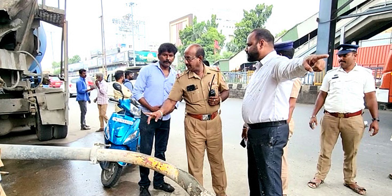சாலையில் சென்றவர்கள் மீது பீய்ச்சியடித்த கான்கிரீட் கலவை…ஒருவர் மருத்துவமனையில் அனுமதி