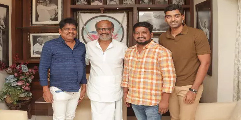 தீரா கொண்டாட்டத்தில் ஜெயிலர் படக்குழு! மீண்டும் வைரலாகும் புகைப்படம்!