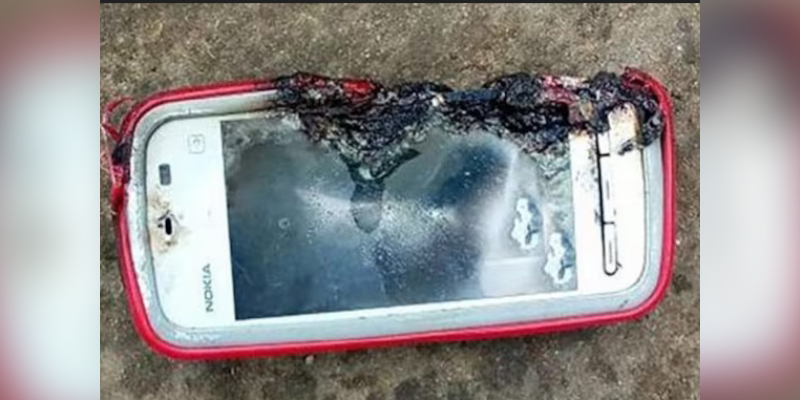 சார்ஜ் போட்டபடியே போன் பேசியதால் மொபைல் வெடித்து பெண் பலி..!!