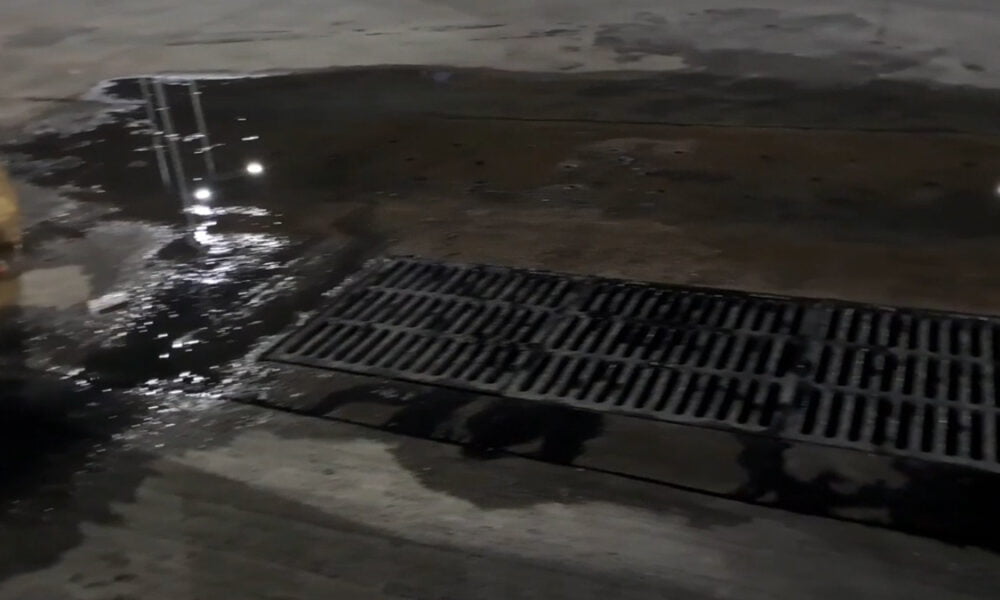 கிளாம்பாக்கம் பேருந்து நிலையத்தில் நிரம்பி வழியும் கழிவுநீர்!