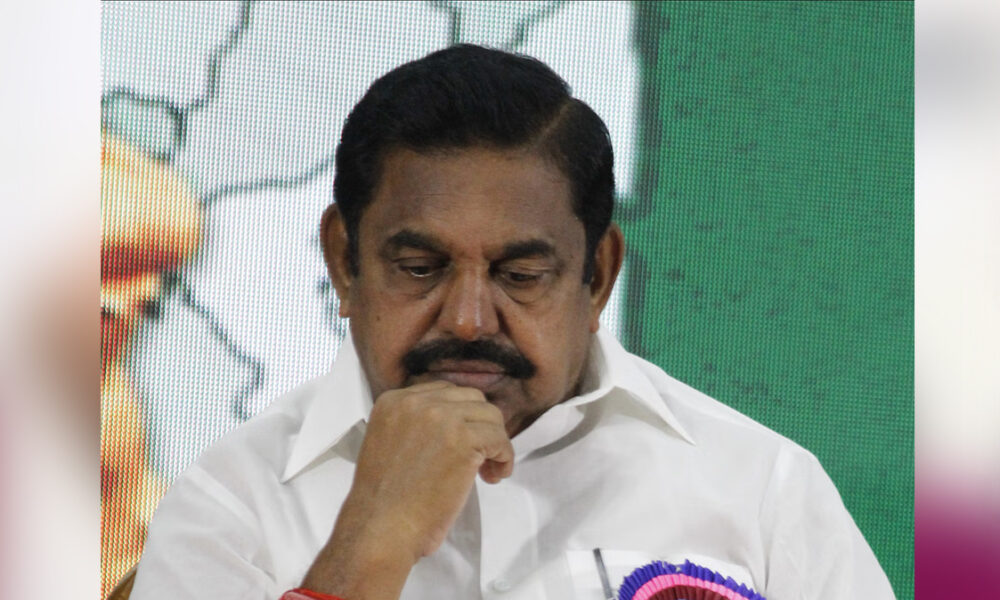 அதிமுக கடும் பின்னடைவு!