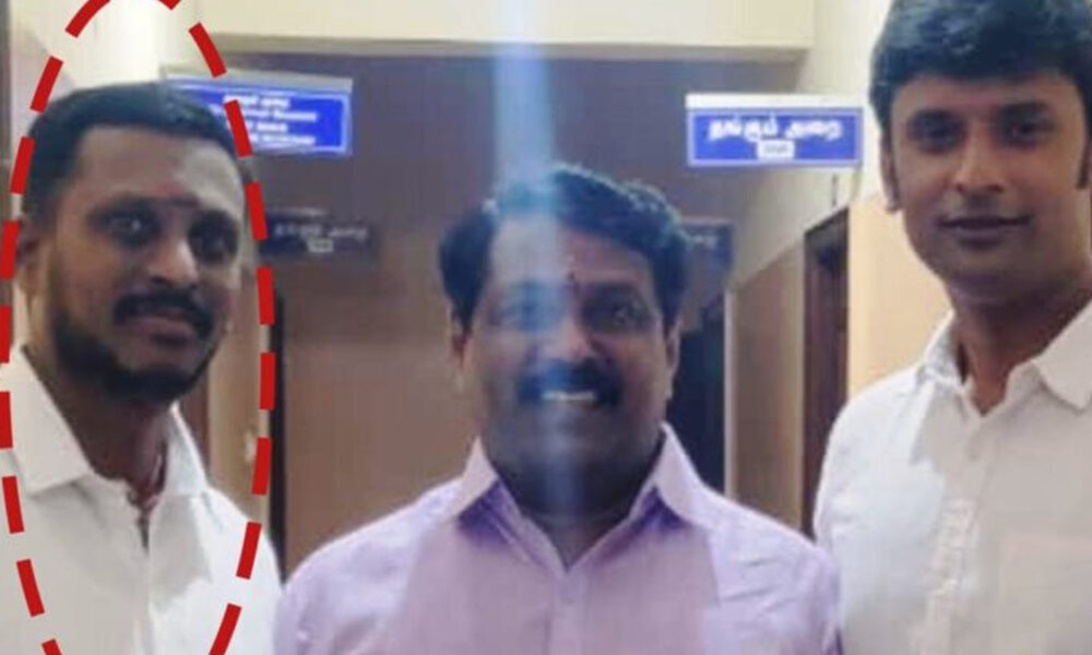 பாஜகவை சேர்ந்த பிரபல ரவுடியை துப்பாக்கியால் சுட்டுப்பிடித்த போலீஸ்