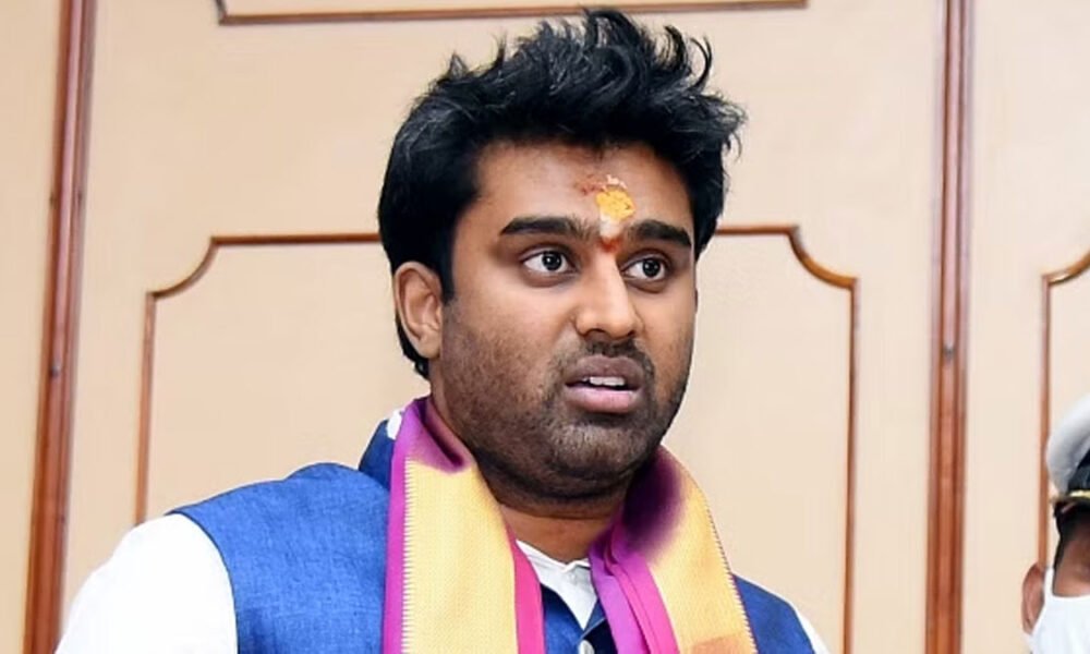 பாலியல் வன்கொடுமை செய்ததாக பிரஜ்வல் ரேவண்ணாவின் சகோதரர் கைது